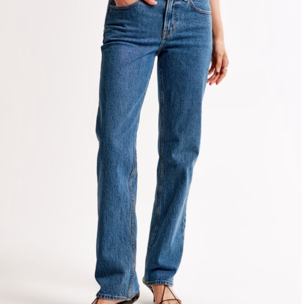 NWT Abercrombie Mid Rise 90s Straight Jean Size 25R